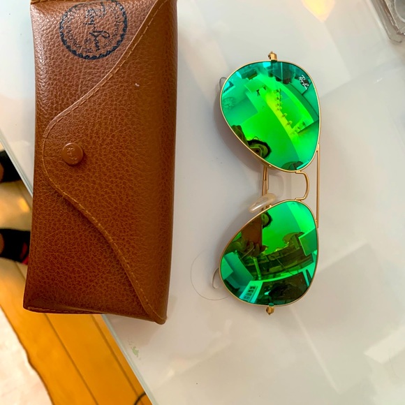 Ray-Ban sunglasses. - Picture 1 of 3